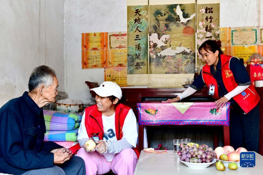 大润发客服人员
